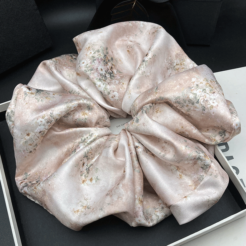 Oversized and oversized satin  - Coffee Tea Or Me บทวิจารณ์และราคา