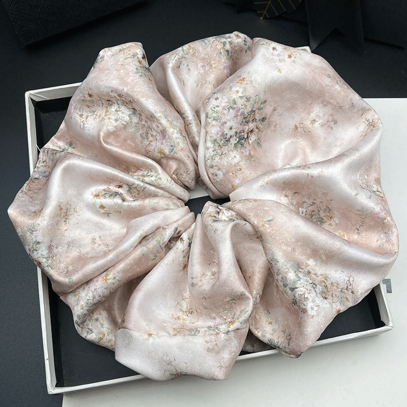 Oversized and oversized satin  - Coffee Tea Or Me บทวิจารณ์และราคา