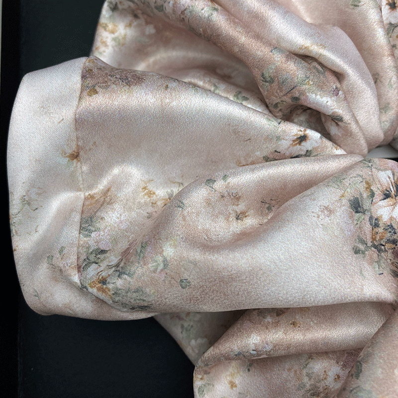 Oversized and oversized satin  - Coffee Tea Or Me บทวิจารณ์และราคา